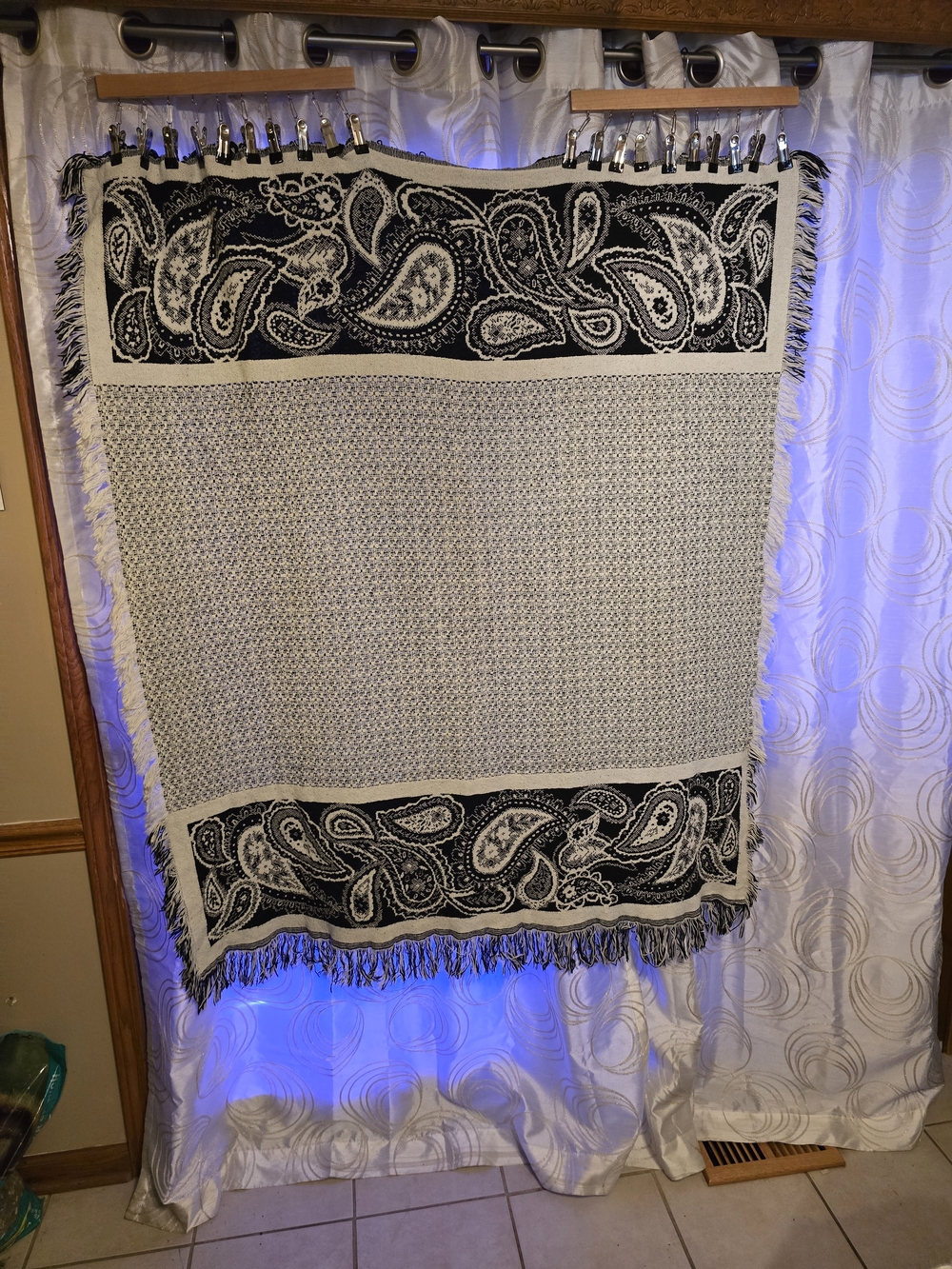 Black & Cream Paisley Fringe Throw Blanket - Unbranded